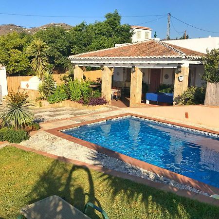 Villa Las Mercedes 内尔哈 外观 照片
