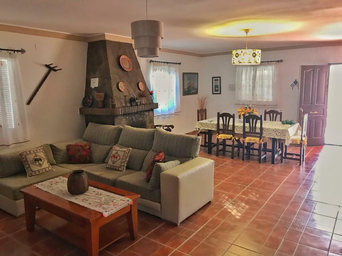 Villa Las Mercedes 内尔哈 外观 照片
